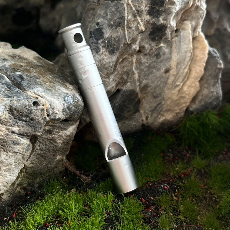 チタン合金サバイバルホイッスル大音量緊急ホイッスルミニポータ - Emergency Whistle Loud のレビューと価格